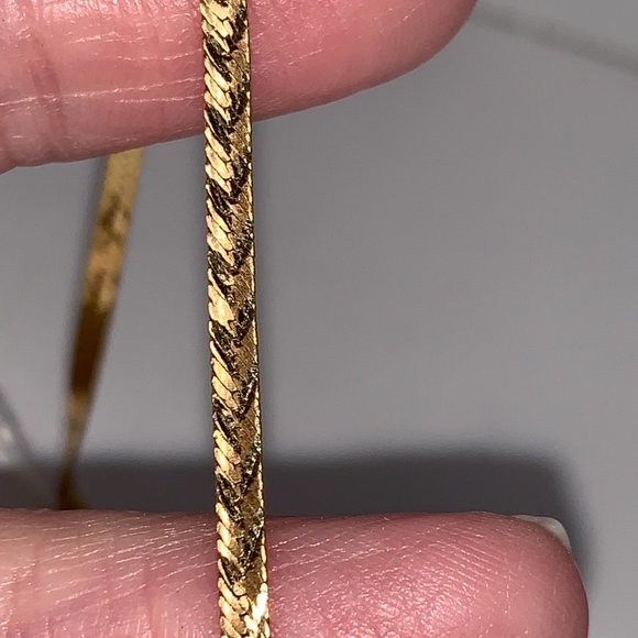 7" long 14 Kt Gold V Design Herringbone Bracelet - Picture 6 of 13